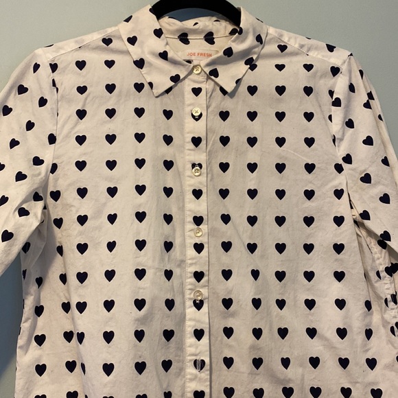 Heart print button up shirt 🖤 - Picture 2 of 6